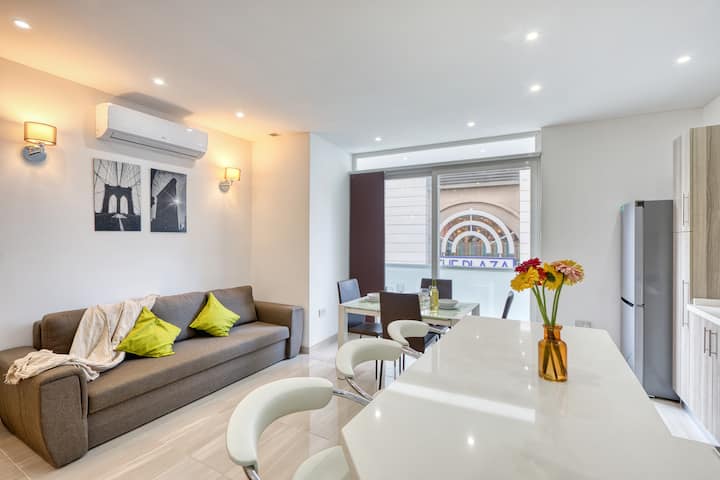 Beautiful 2bdr In Centersliema! By Beyond Stay - バレッタ