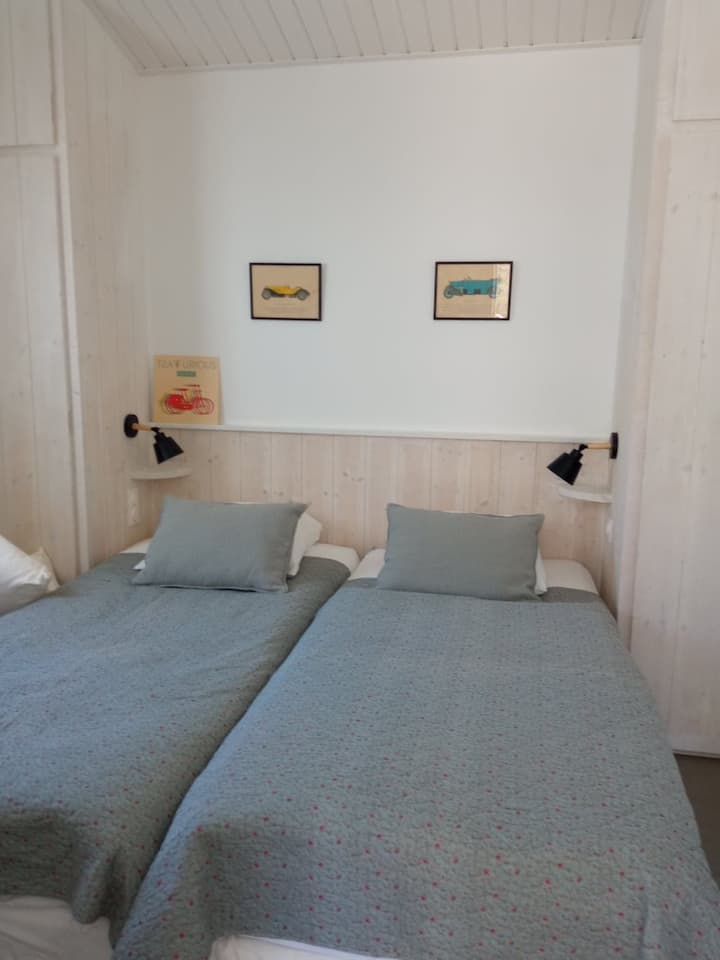 Спална соба 3
2 кревета 90 x 200 см