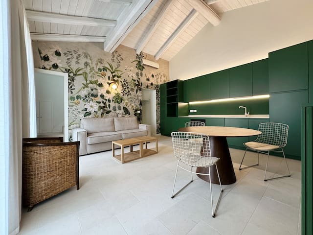 Trilocale di design con terrazze