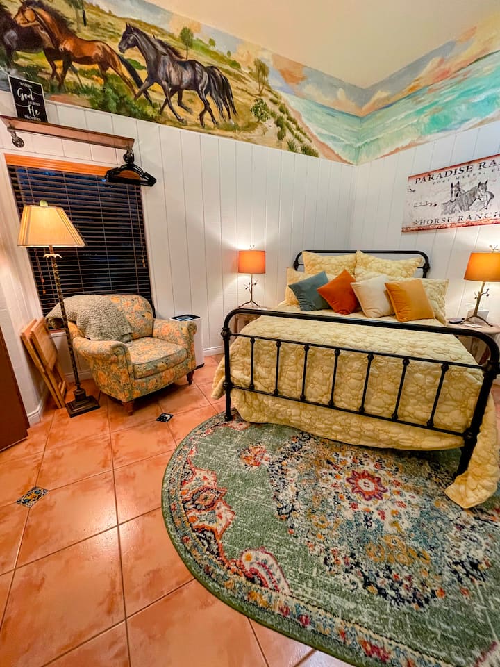 Horse Ranch Adventures - Paradise Ranch Bunkhouse - Fort Myers, FL