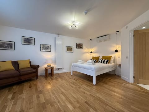 Coastal Hideaway, Cliftonville
