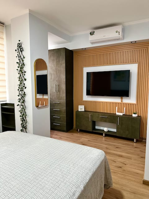 Luxurious suite on 9 de Octubre and Malecón 2000