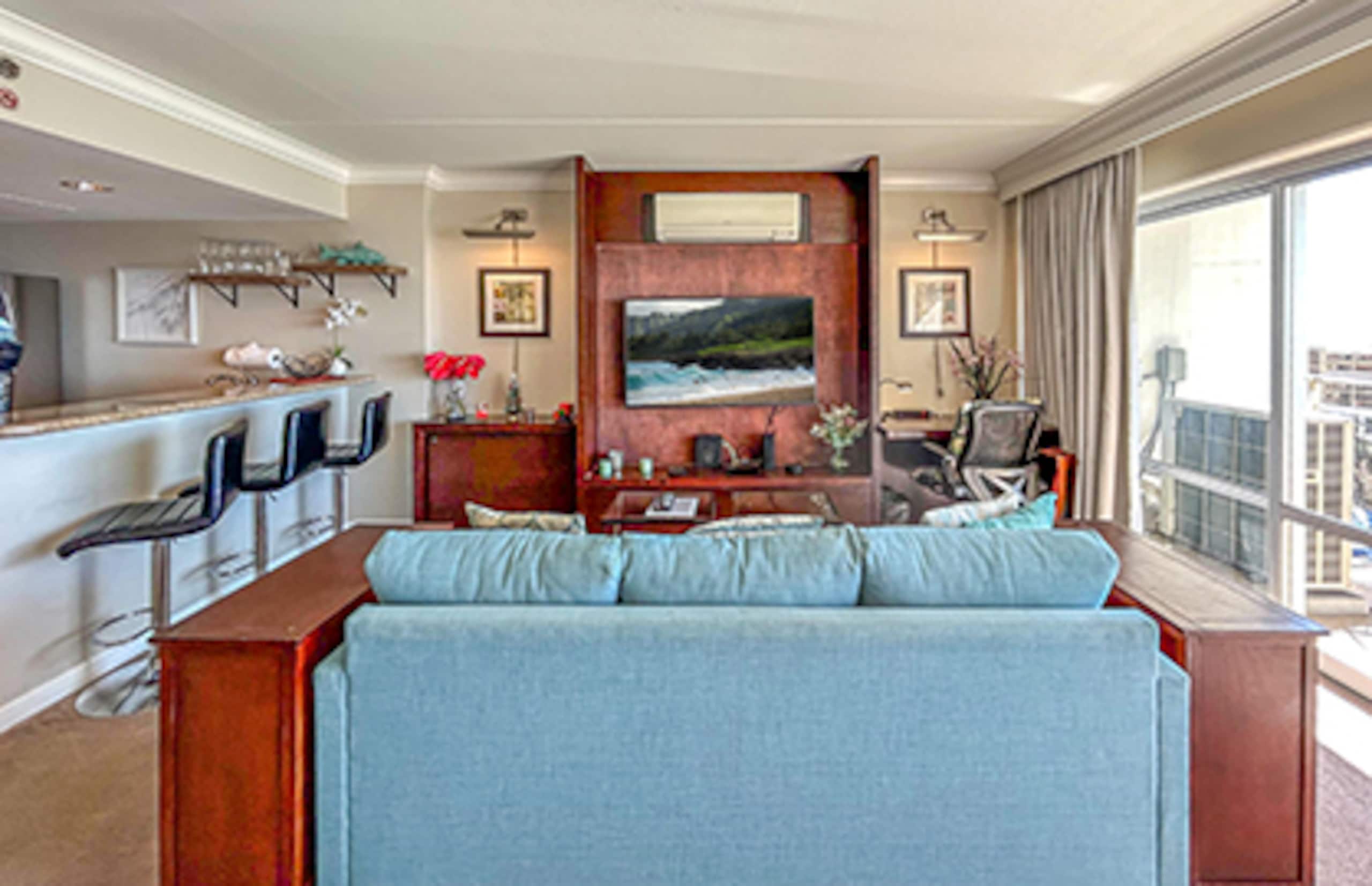 Condo in Honolulu · ★4.88 · Studio · 3 beds · 1 private bath - Image 4