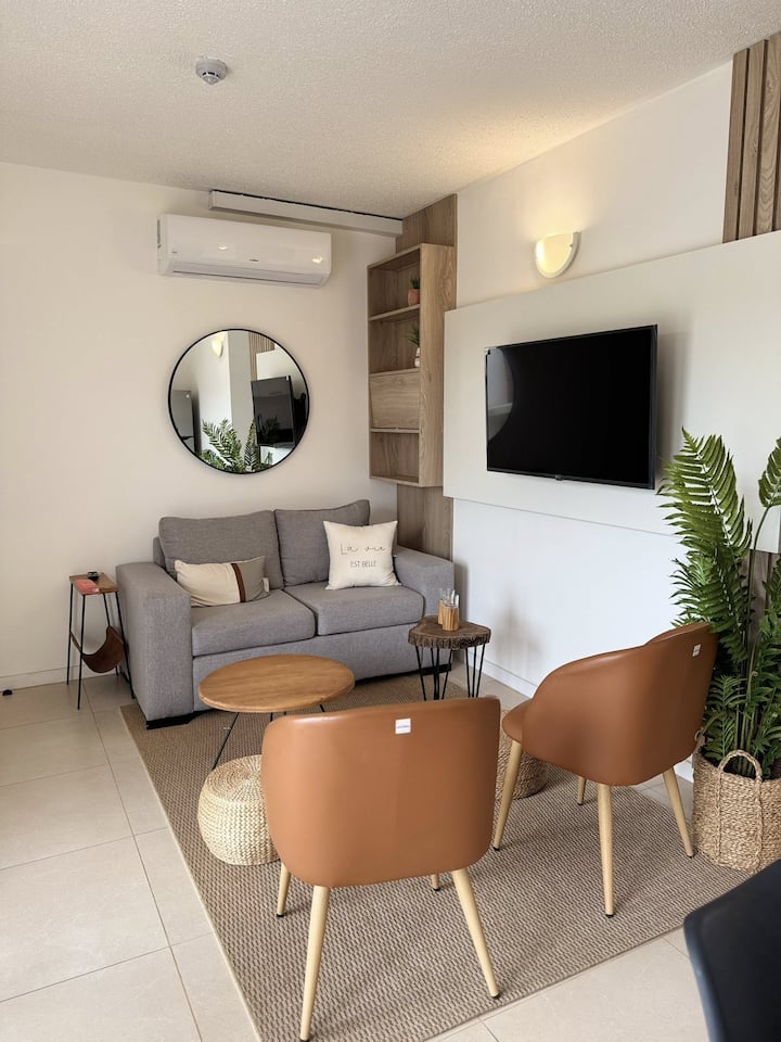 Apartamento En Barrio Cerrado Cómodo Y Seguro - Paraguay