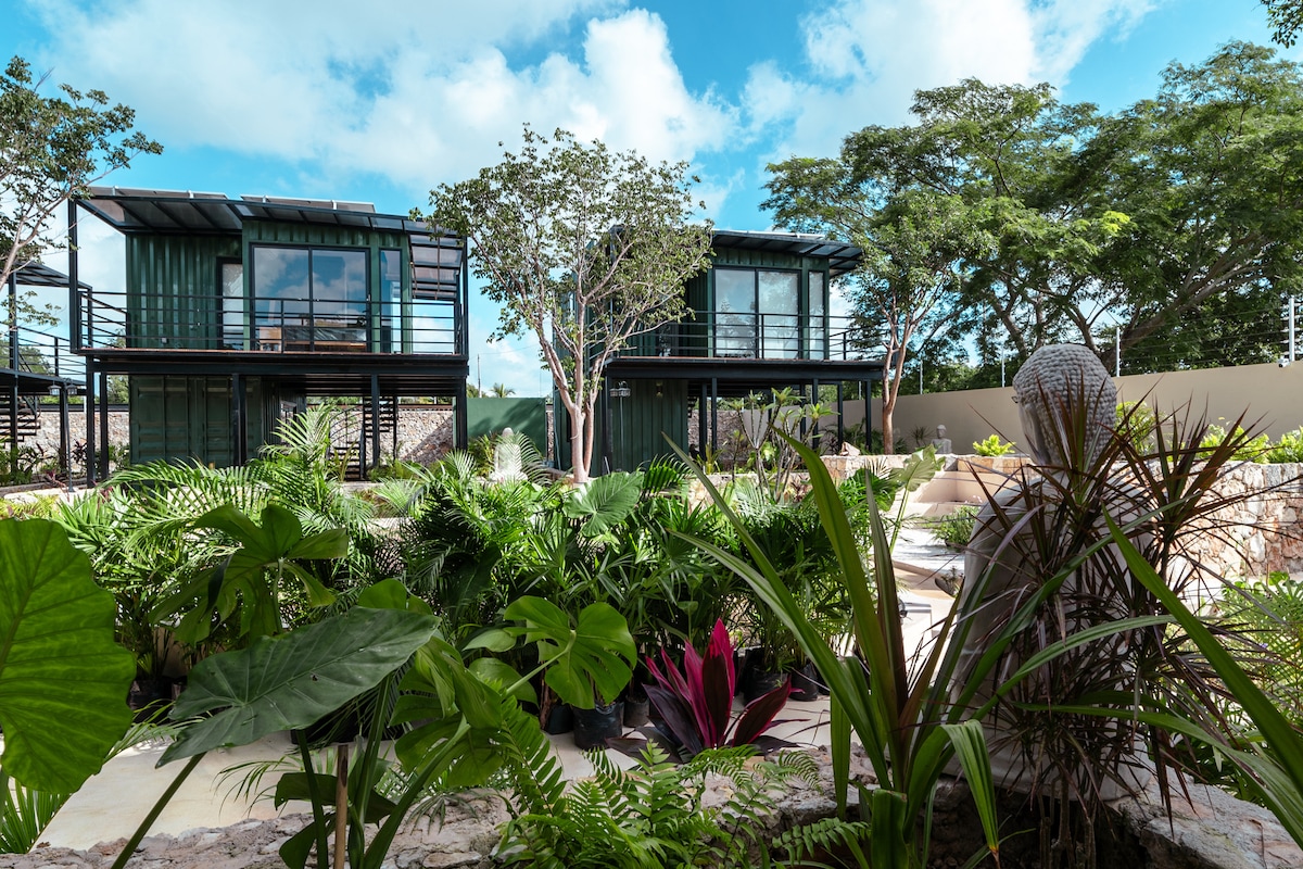 Propiedad de Airbnb exitosa: container with pool and zen vegetation in dzitya en Real Montejo