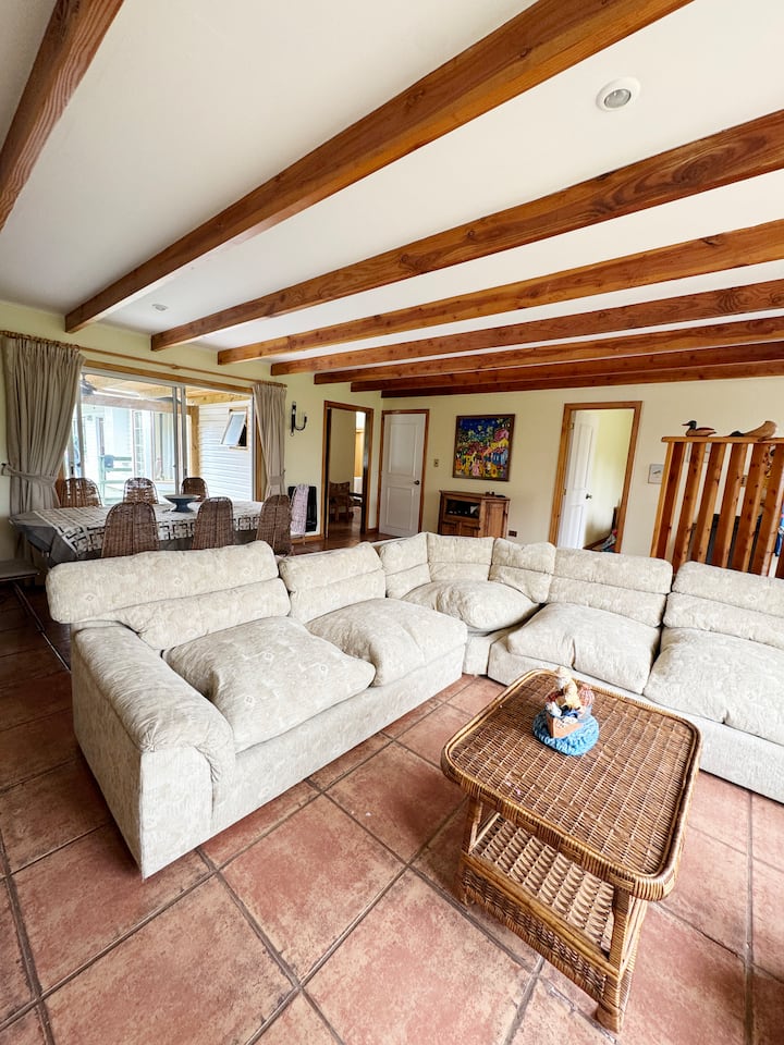 Casa Grande, Excelente Ubicación - Santo Domingo, Chile
