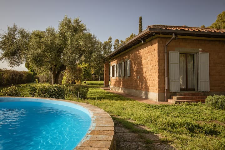 9-room villa + 10.000m² private park