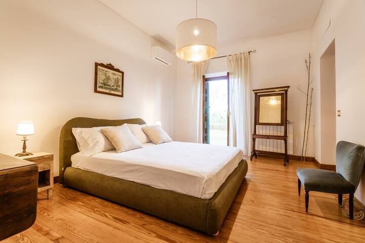 9-room villa + 10.000m² private park gallery image 2