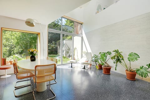 Beautiful architect's house near Paris