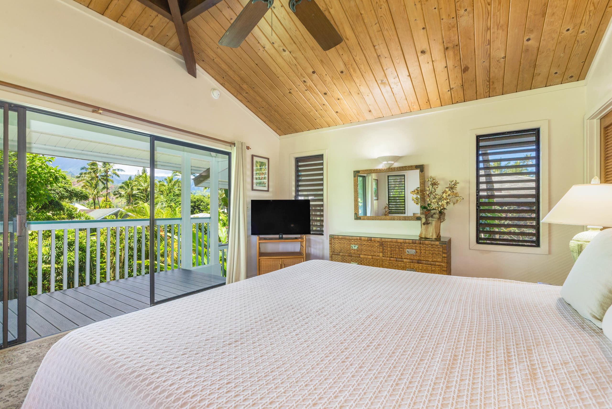 Home in Hanalei · ★4.86 · 4 bedrooms · 5 beds · 5 baths - Image 1