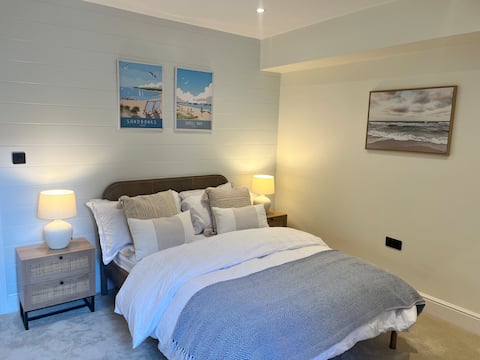 Top Airbnb: Cliff Cottage - coastal retreat with beach access in Studland