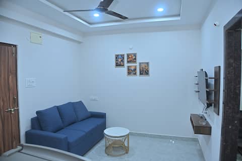 Luxury Penthouse 1 BHK with Parking in Kondapur