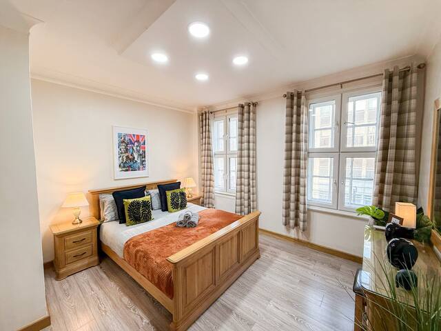 Cozy 4-Bed flat w/ AC near Hyde Park | Marylebone gallery image 4