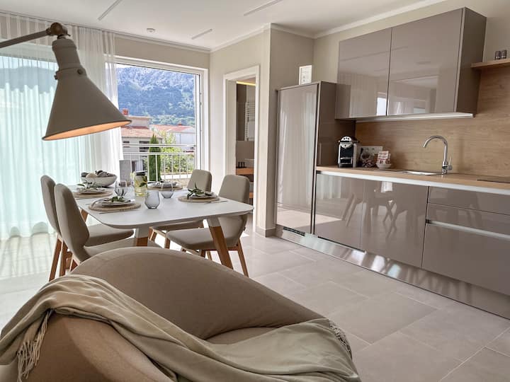 Apartment Baska LUNA - with balcony & pool access