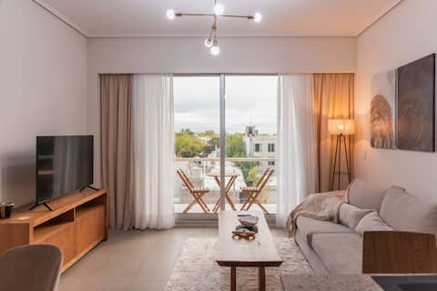 Top Airbnb: Brand New Apt in upscale Area! in Ciudad De Mendoza