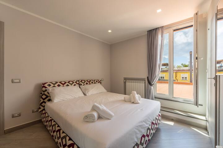 [Chiaia Rooftop] Sea & City Skyline Views gallery image 2