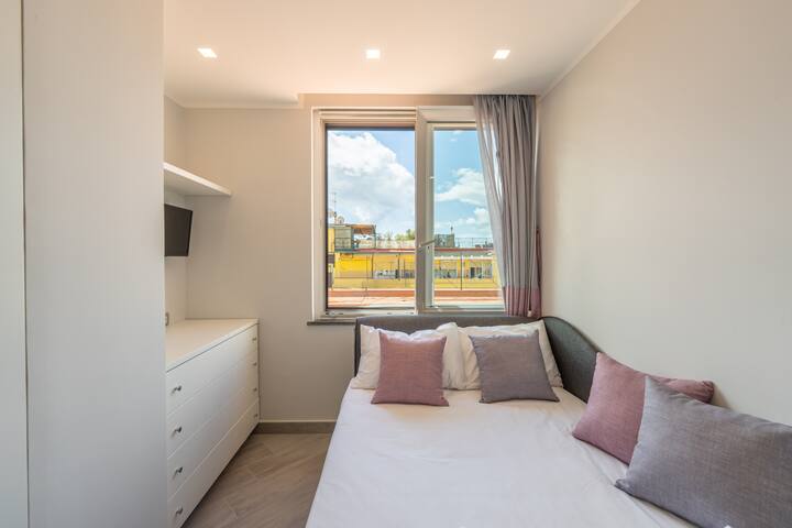 [Chiaia Rooftop] Sea & City Skyline Views gallery image 4