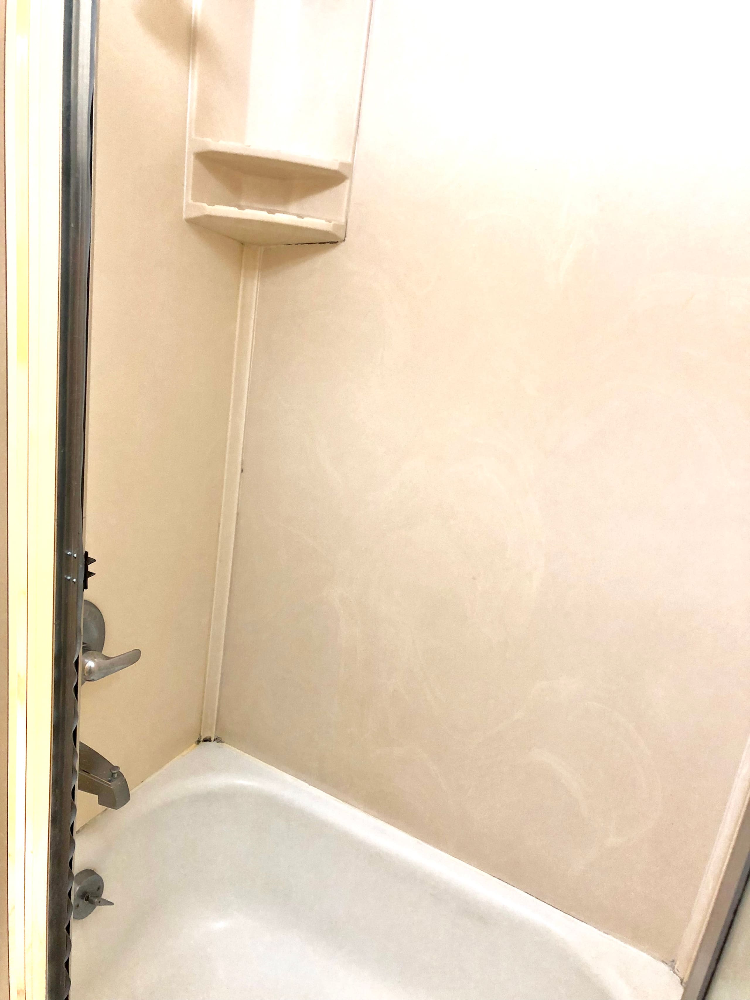 Condo in Honolulu · ★4.72 · Studio · 1 bed · 1 private bath - Image 5