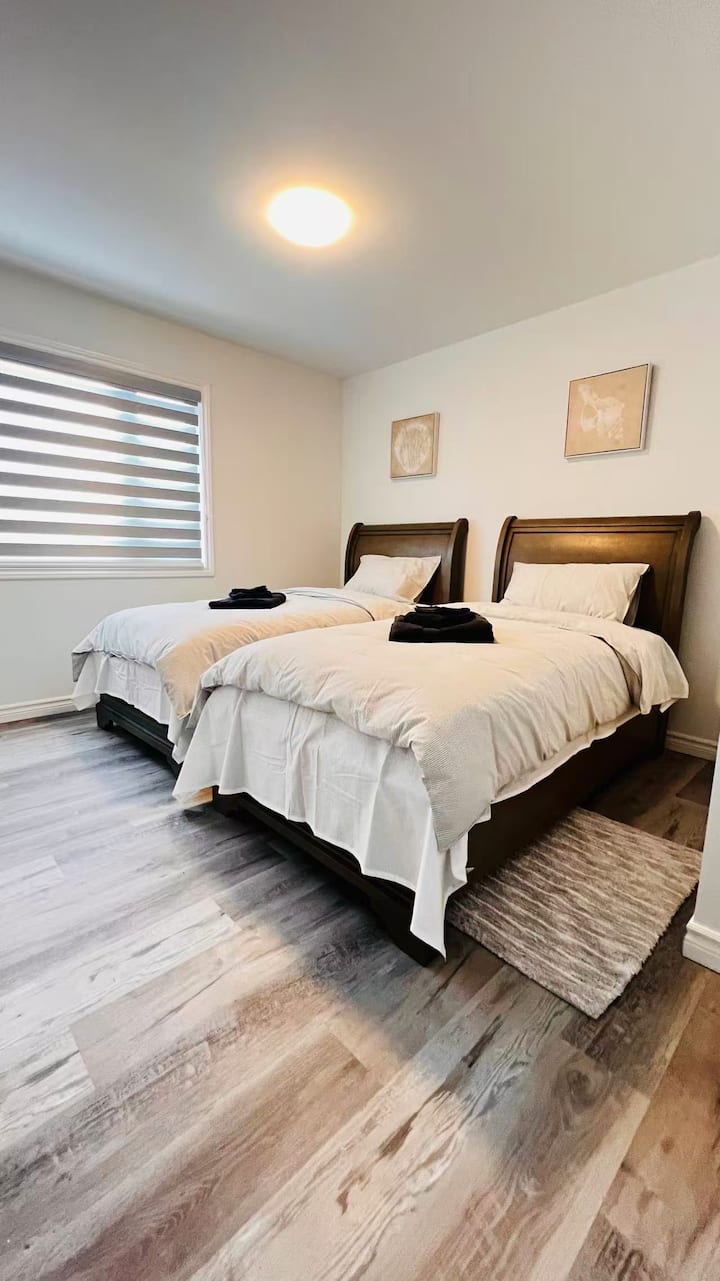 Fallsview Towns-g - Niagara Falls