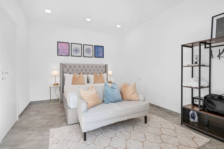 “Vista Milano” Penthouse in District Duomo+Comfort gallery image 2