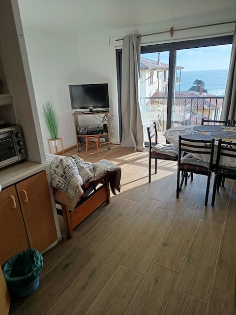 Popular Airbnb listing: Rest with a view of the sea in El Quisco