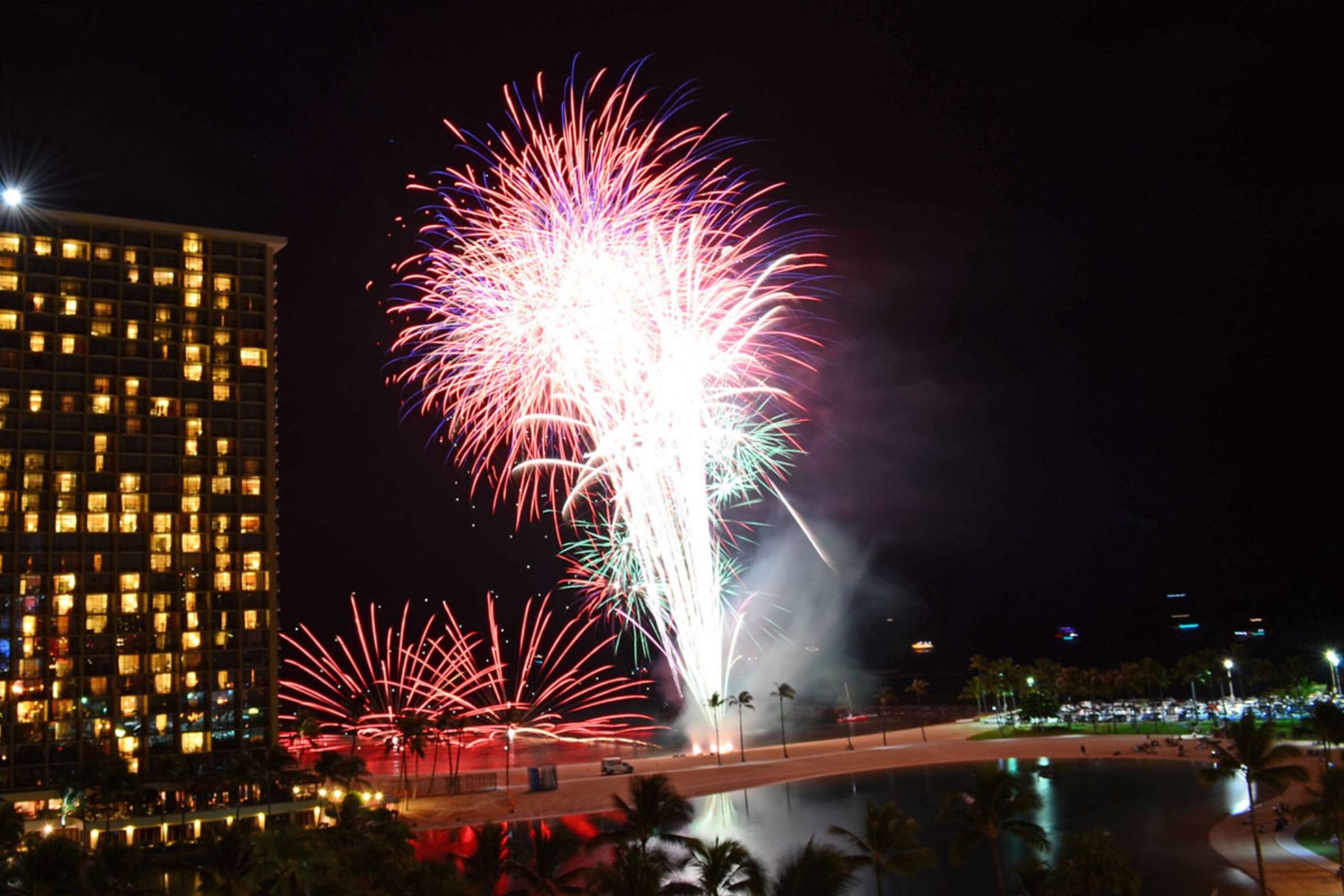 Condo in Honolulu · ★4.76 · 1 bedroom · 2 beds · 1 private bath - Image 36