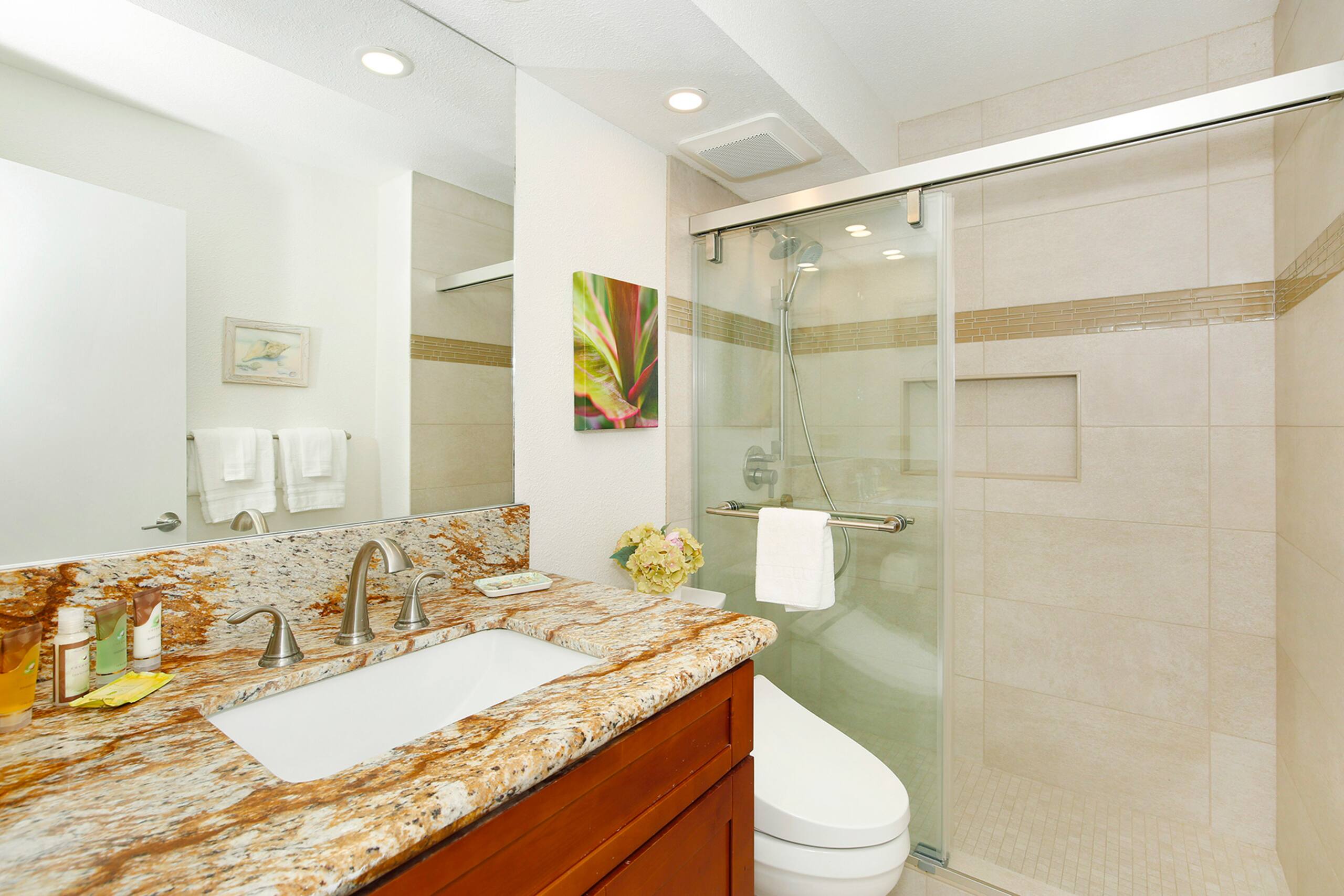 Condo in Honolulu · ★4.76 · 1 bedroom · 2 beds · 1 private bath - Image 19