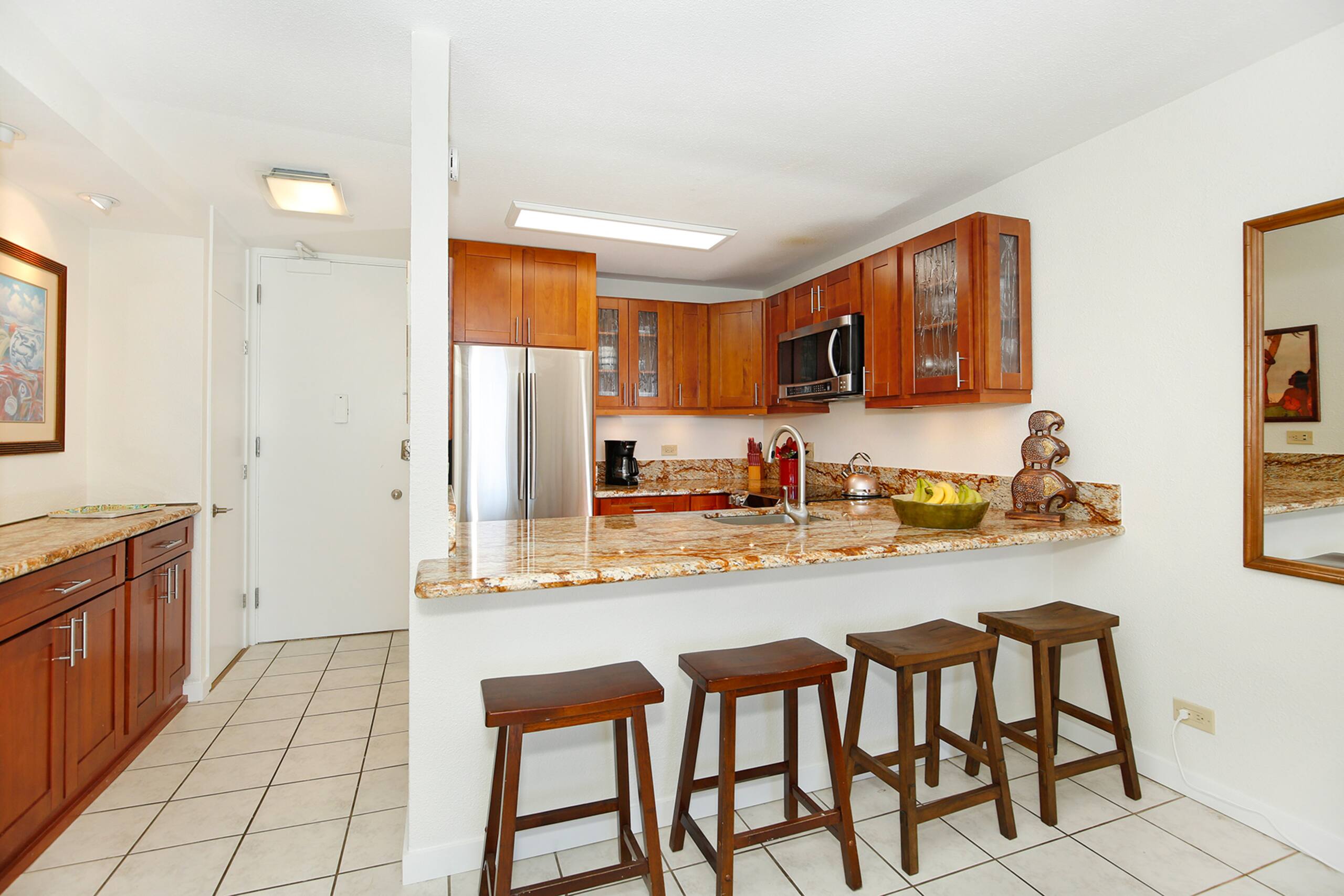 Condo in Honolulu · ★4.76 · 1 bedroom · 2 beds · 1 private bath - Image 9