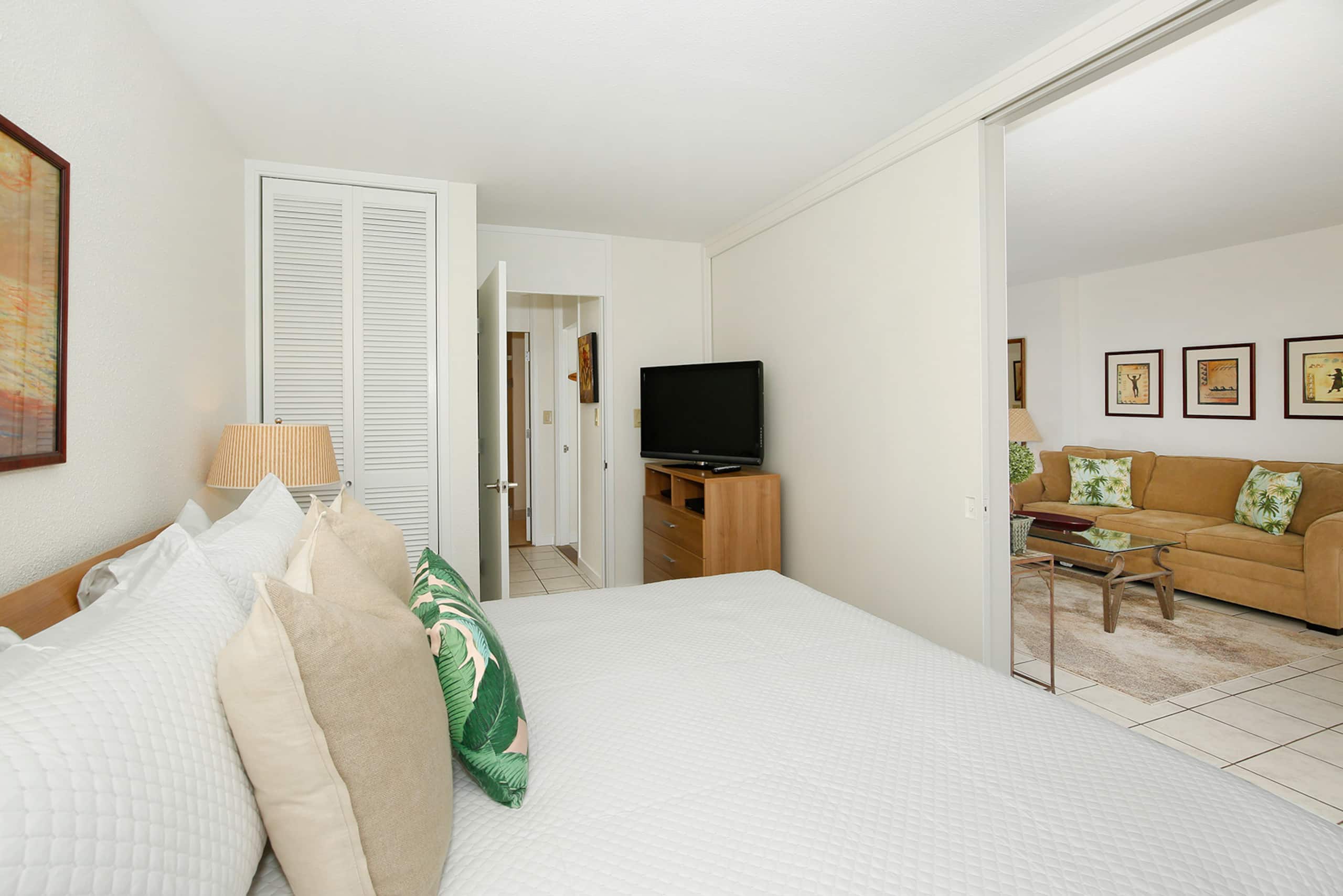 Condo in Honolulu · ★4.76 · 1 bedroom · 2 beds · 1 private bath - Image 1
