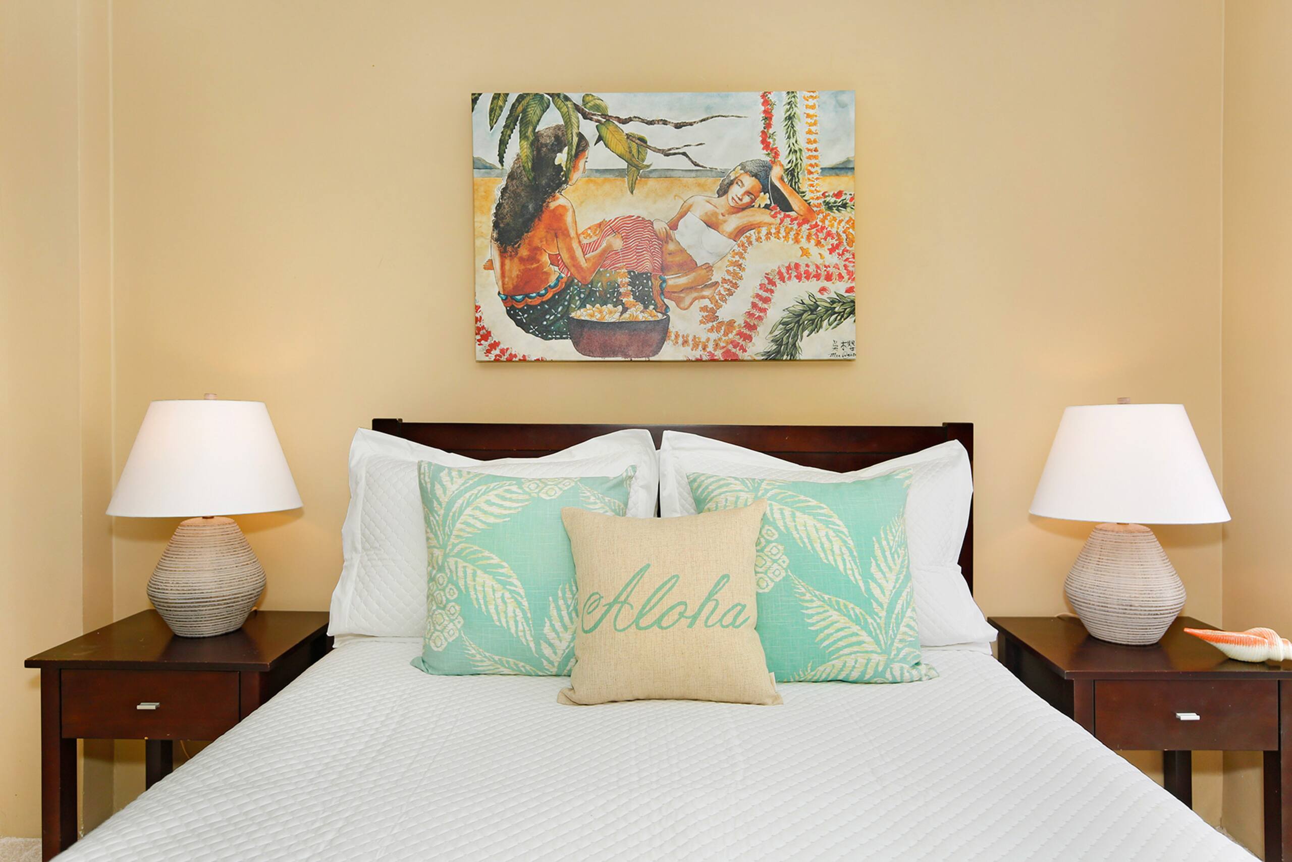 Condo in Honolulu · ★4.47 · Studio · 1 bed · 1 private bath - Image 15