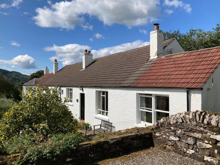 Available 1/2 term ! Cosy ex farm workers cottage Cottages for Rent