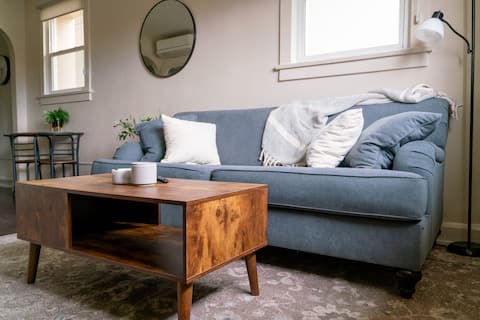 Popular Airbnb listing: Cozy & Central Downtown SLC 1 Bdrm in Central City