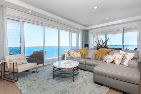 Top performing Airbnb: Oceanfront Corner Condo Encantame Towers in Sonora