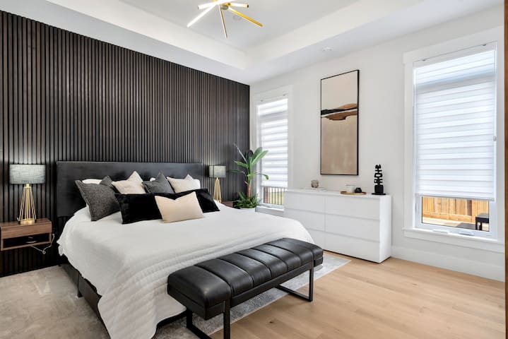 Luxury Home • Hot Tub • Arcade gallery image 2