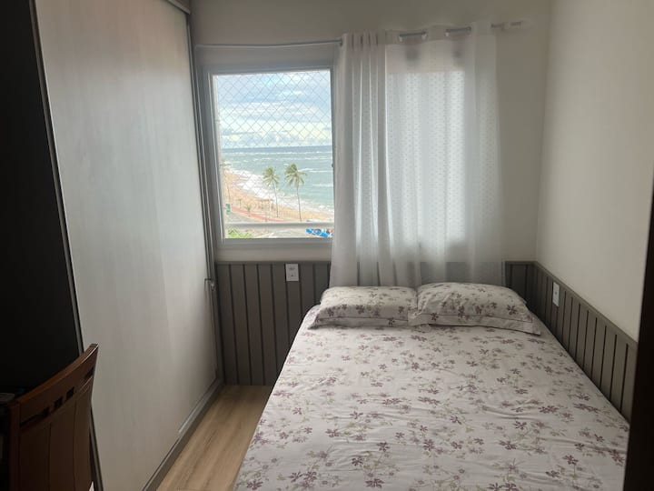 Cama doble del estudio.