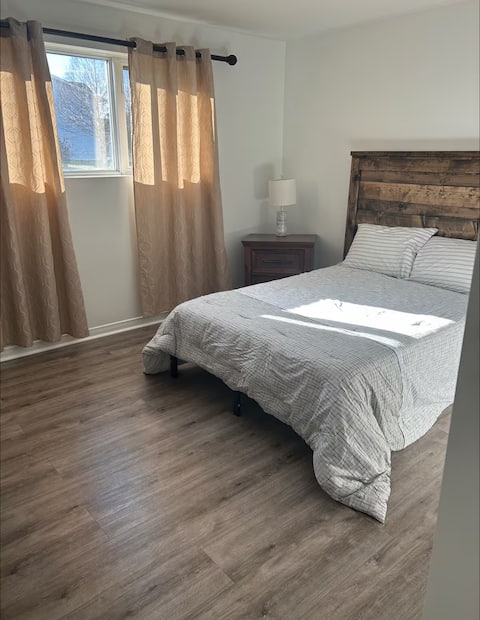 Comfy cozy 3 bedroom apartment