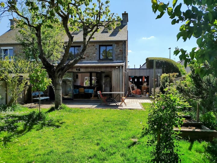 Maison De Ville, Avec Jardin Clos - Saint-Malo