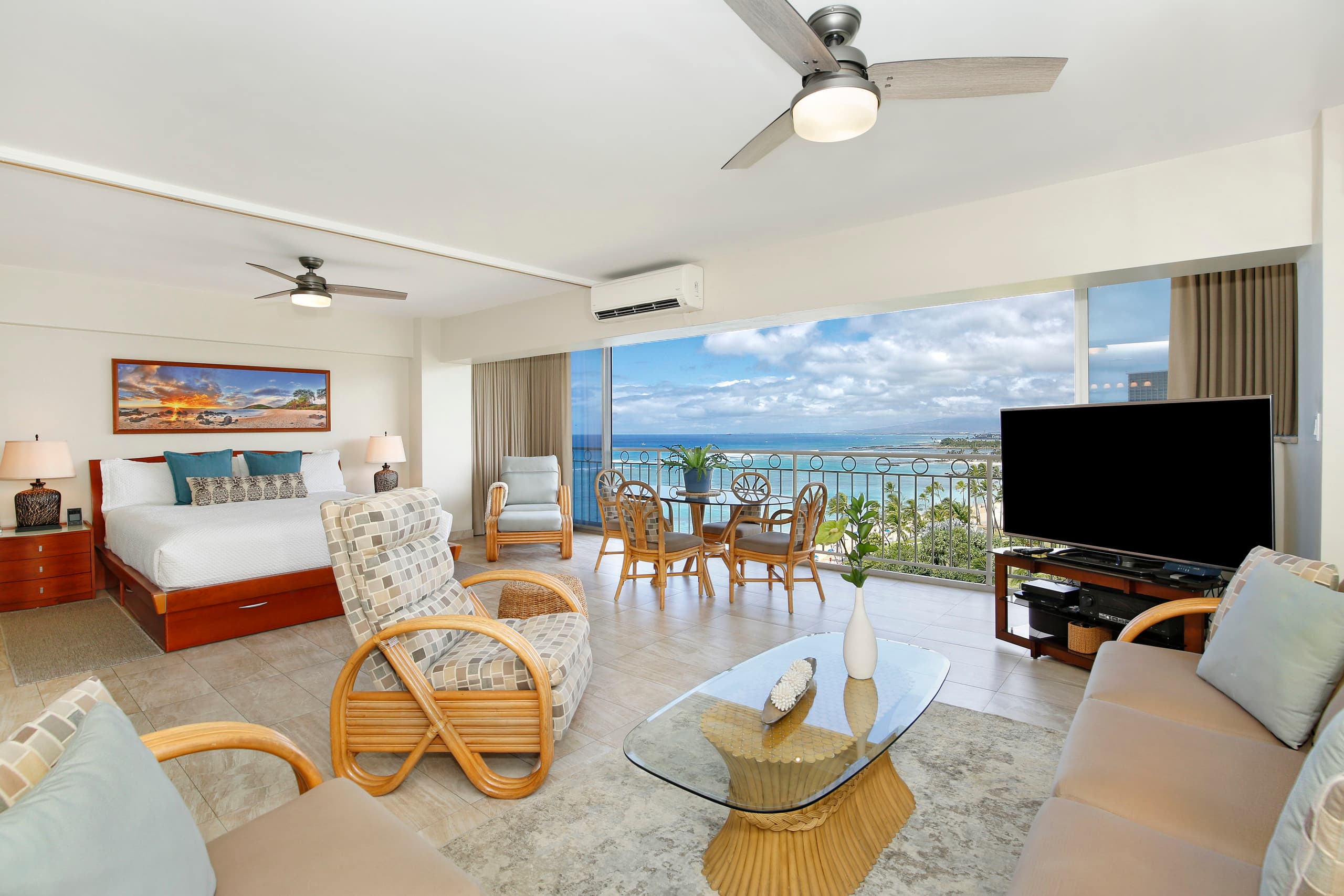 Condo in Honolulu · ★5.0 · 1 bedroom · 2 beds · 1 private bath - Image 1