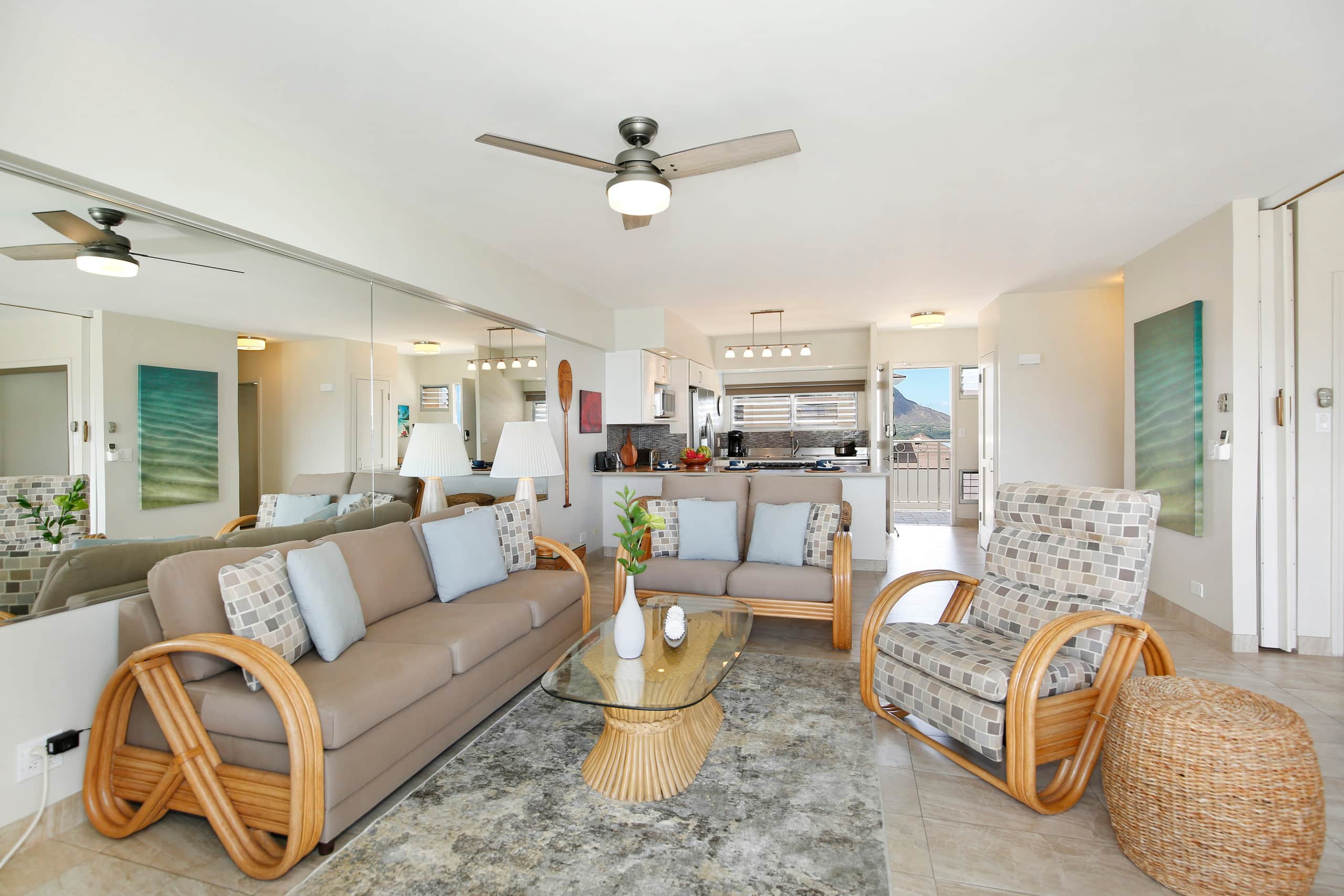 Condo in Honolulu · ★5.0 · 1 bedroom · 2 beds · 1 private bath - Image 3