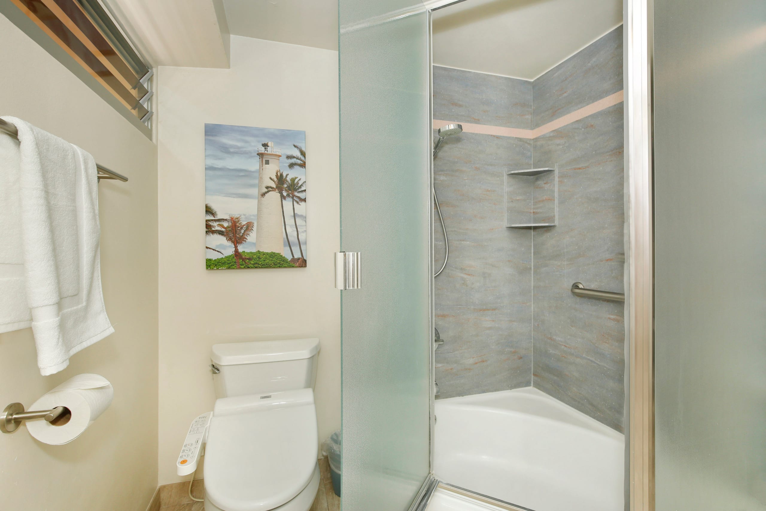 Condo in Honolulu · ★5.0 · 1 bedroom · 2 beds · 1 private bath - Image 23
