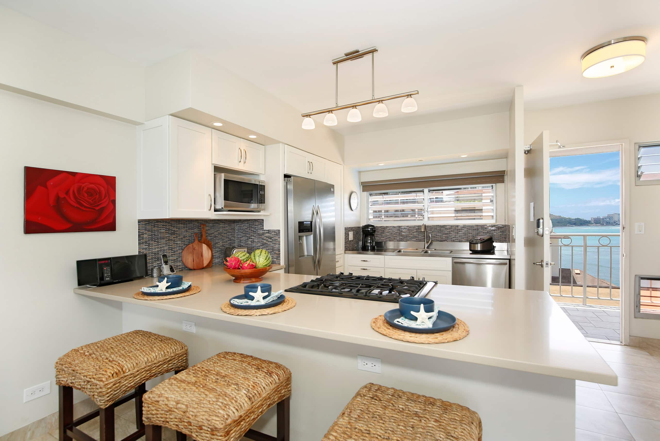 Condo in Honolulu · ★5.0 · 1 bedroom · 2 beds · 1 private bath - Image 9