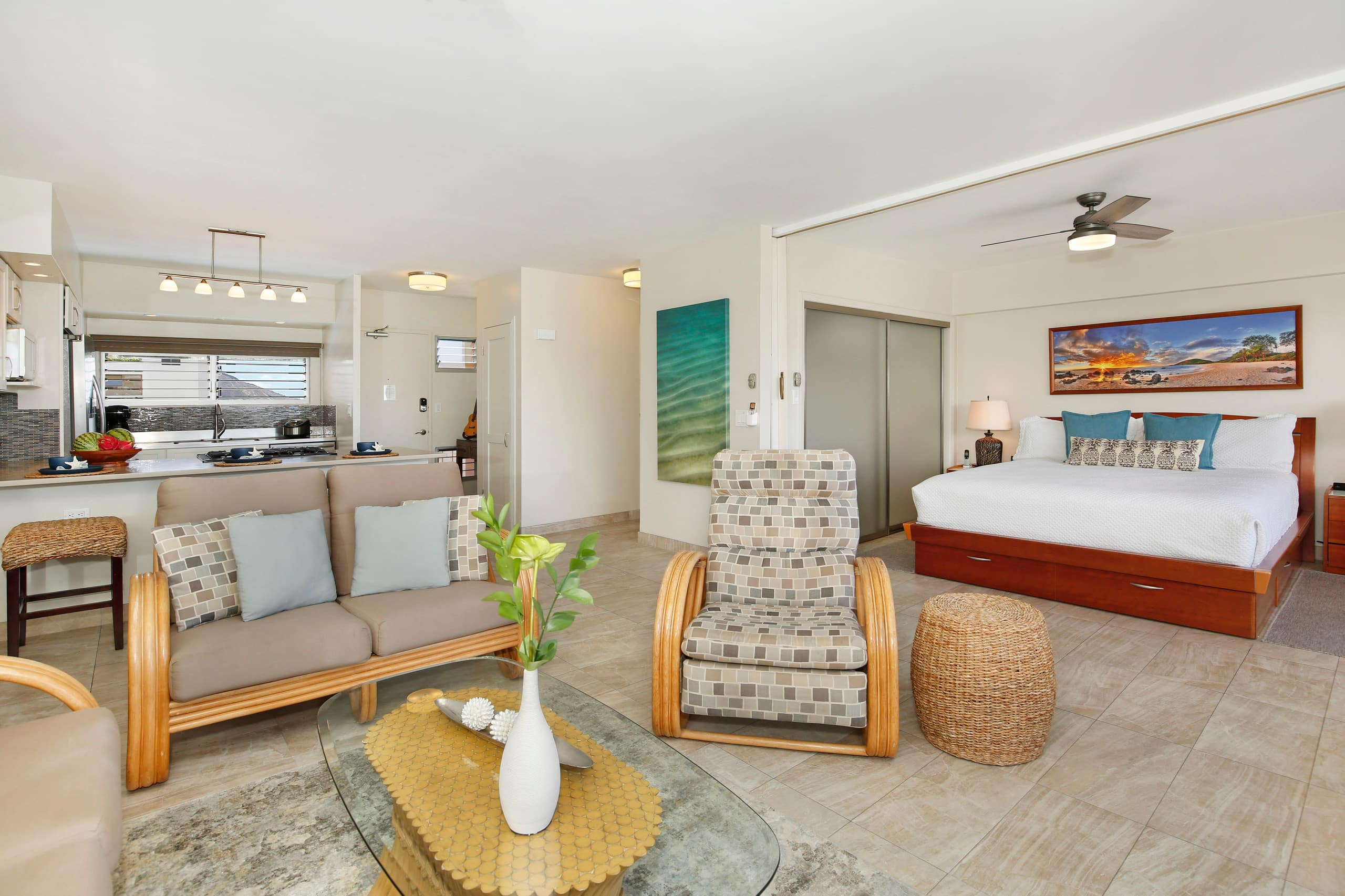 Condo in Honolulu · ★5.0 · 1 bedroom · 2 beds · 1 private bath - Image 6