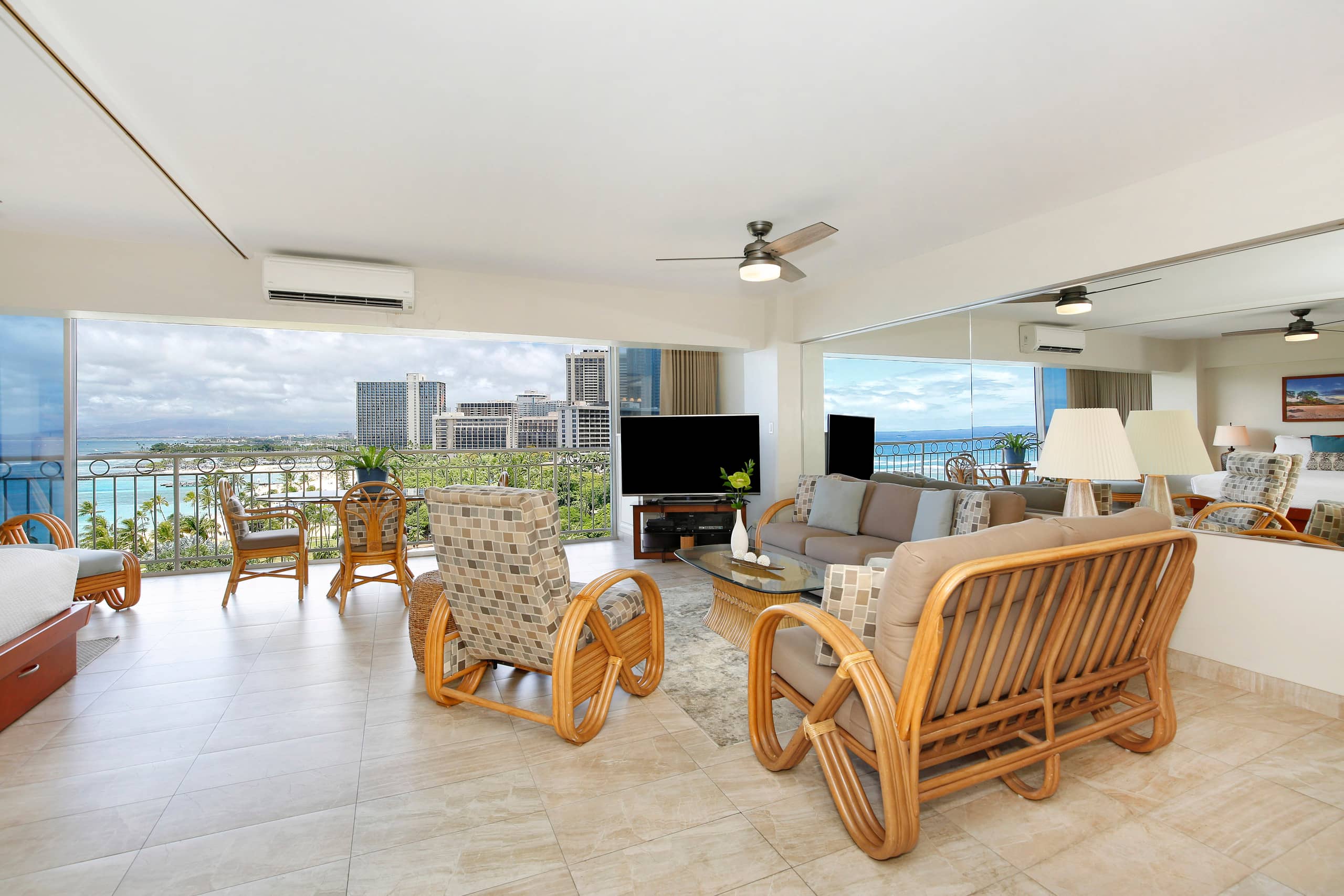 Condo in Honolulu · ★5.0 · 1 bedroom · 2 beds · 1 private bath - Image 7