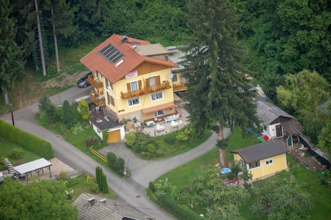 Top Airbnb: Breakfast pension and holiday apartment Blasge in Steindorf Am Ossiacher See