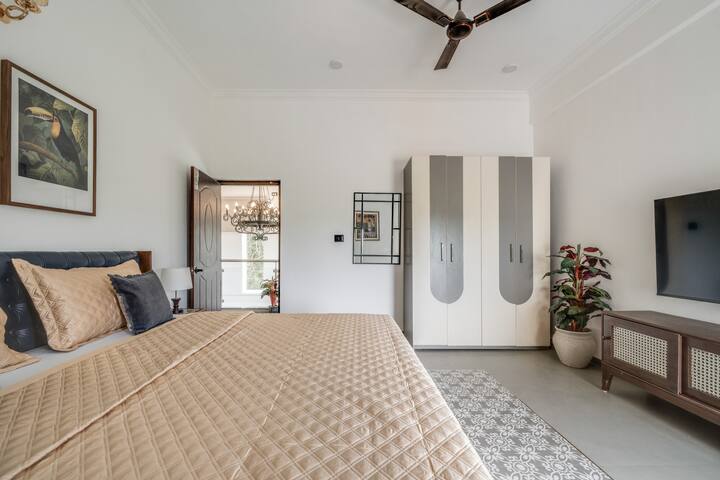 Bedroom 1 image 2