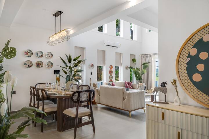 Dining area image 1