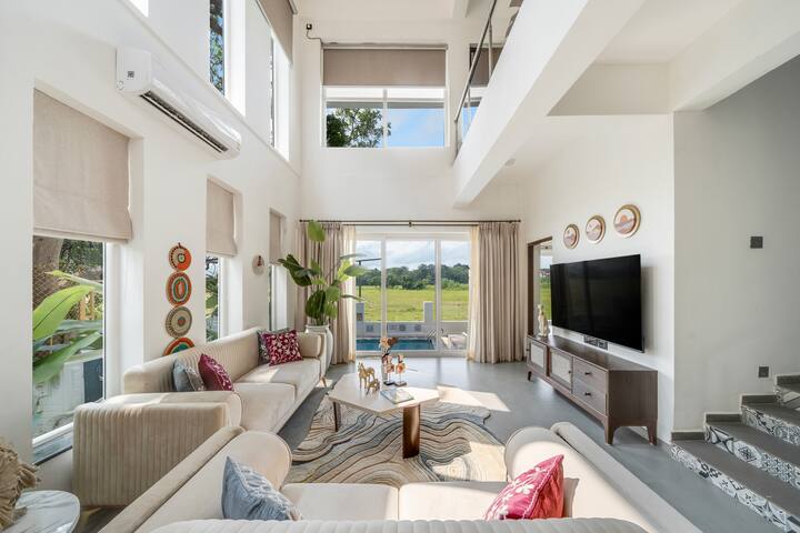Living room image 2