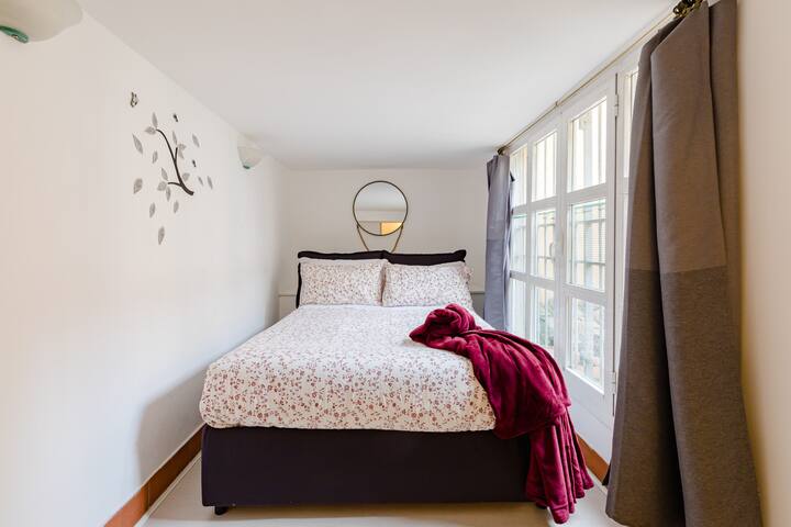 Trevi XVII Century Roman Loft gallery image 5