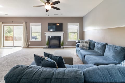 5BD Lakeview | Firepit & Pool Table | Fort Benning