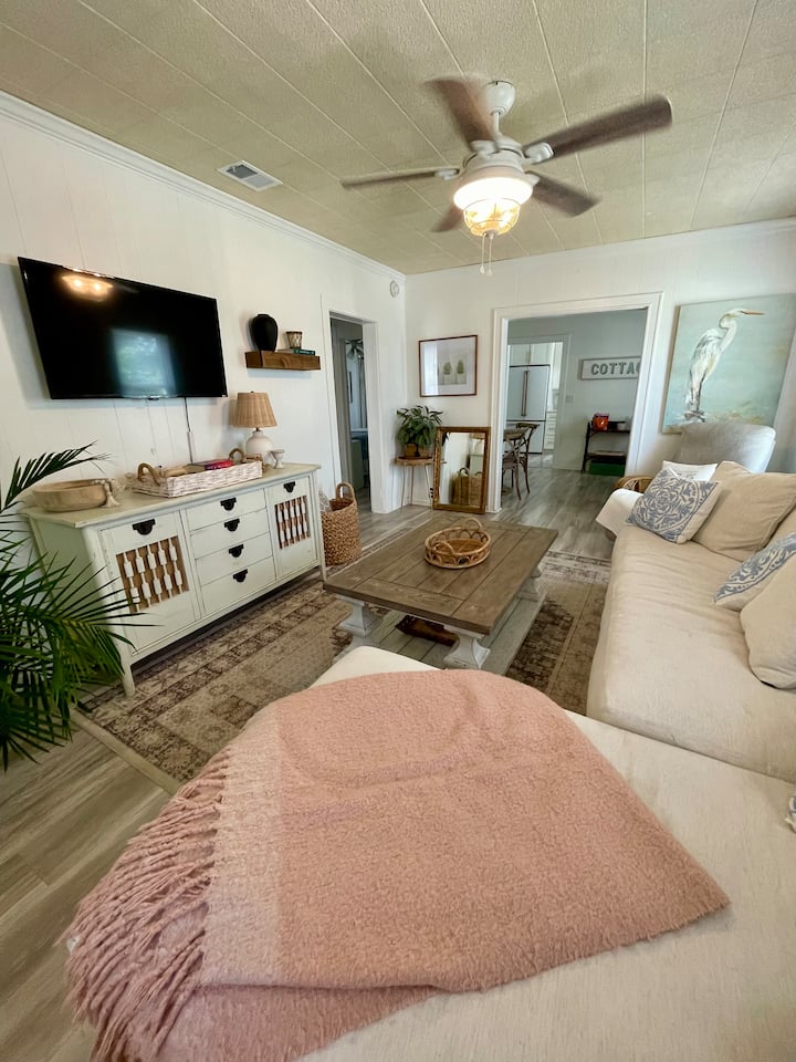 High Tide - A Coastal Cottage - Port St. Joe, FL